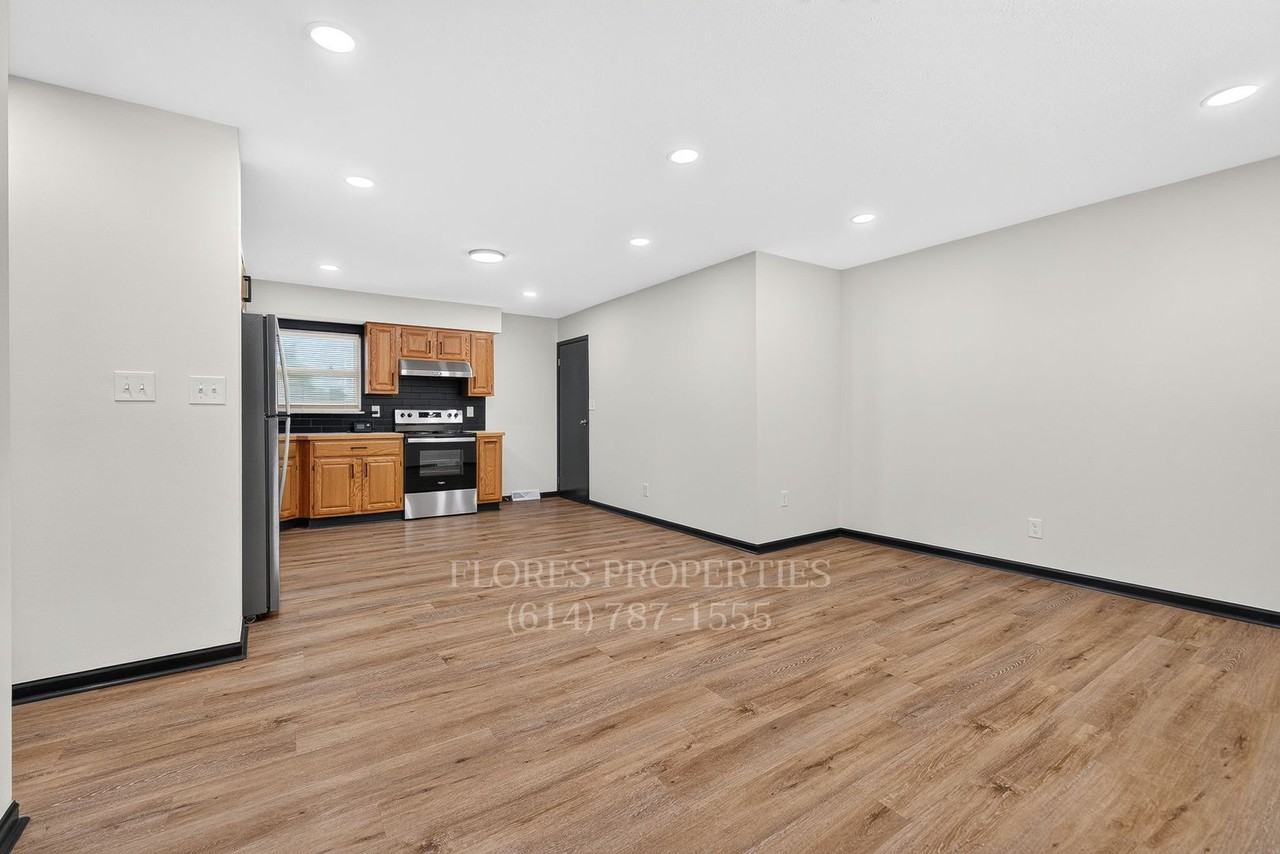 6406 Faircrest Rd - Photo 2 of 50