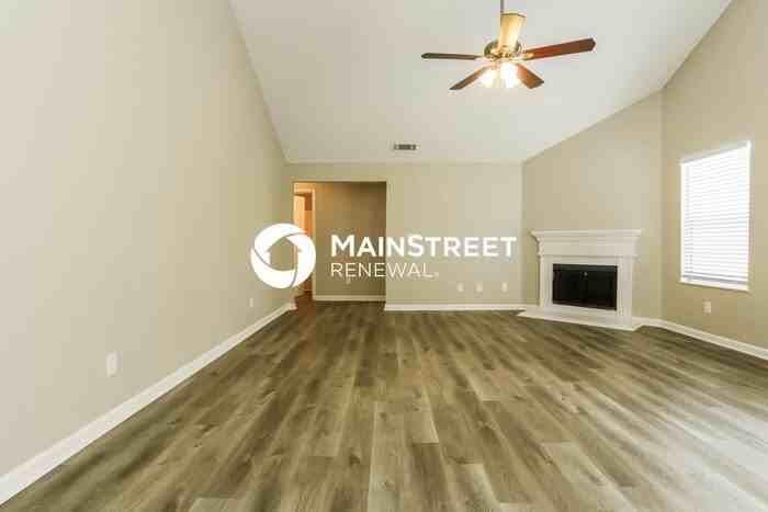 4725 Klondike Cir - Photo 2 of 17