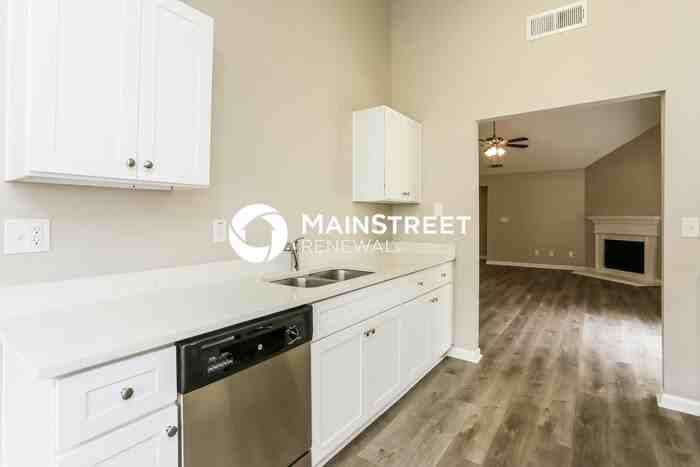 4725 Klondike Cir - Photo 6 of 17