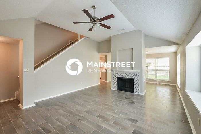 6810 Still Lake Drive - Photo 4 of 17