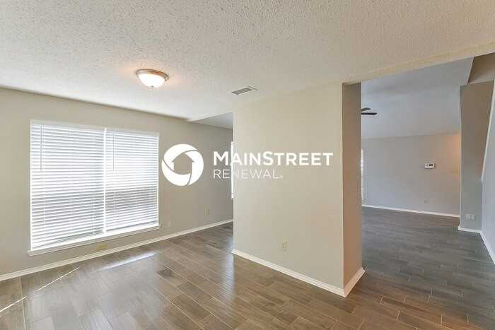 6810 Still Lake Drive - Photo 5 of 17