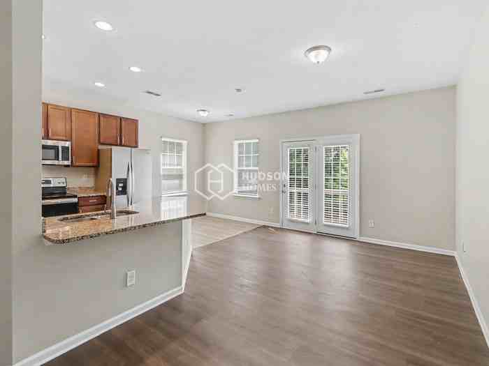 6307 Prosperity Church Rd #2401 - Photo 6 of 32