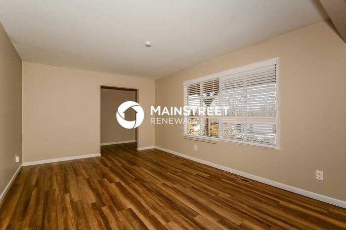 2015 Cordoba Dr - Photo 3 of 15