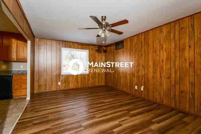 2015 Cordoba Dr - Photo 5 of 15