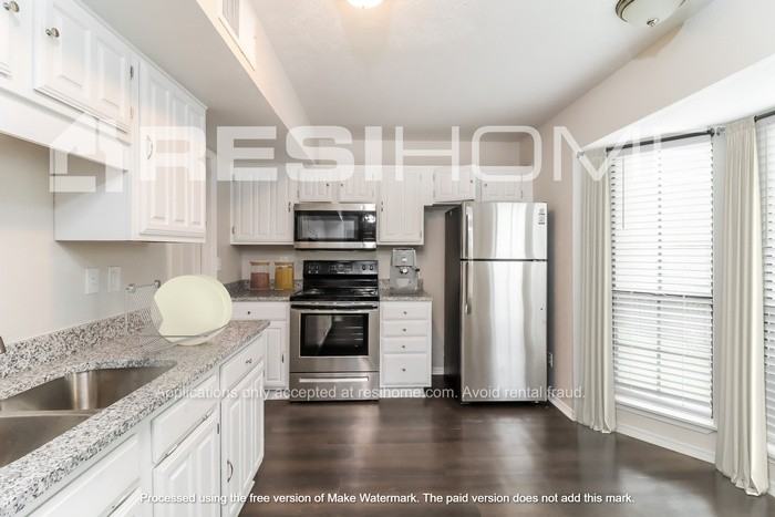 3109 Forest Creek Dr - Photo 3 of 17