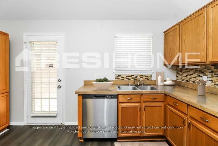 9737 Stoney Bridge Rd - Photo 6 of 21