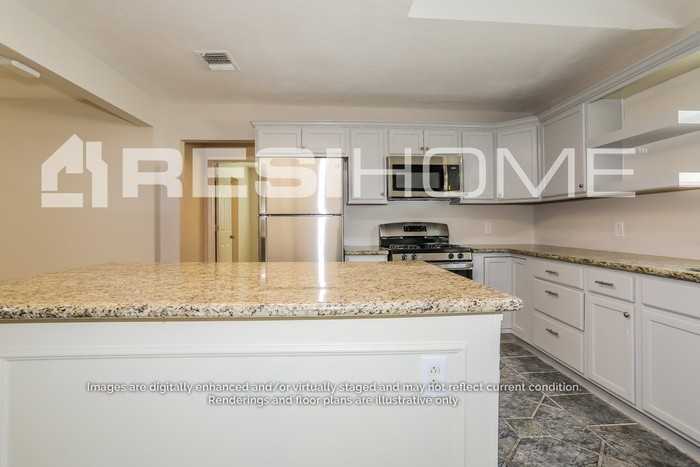 218 Meadowlink St - Photo 3 of 20