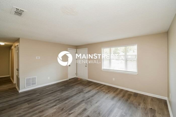 1448 Raven Dr S - Photo 2 of 16