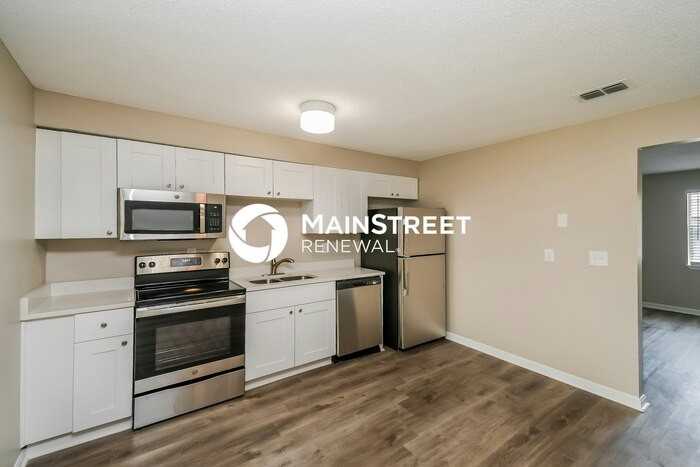 1448 Raven Dr S - Photo 5 of 16