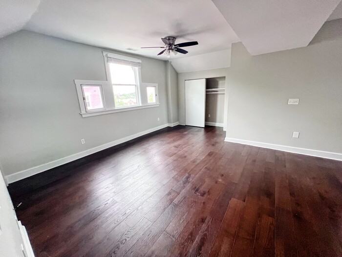 1025 Scott St #3 - Photo 4 of 7