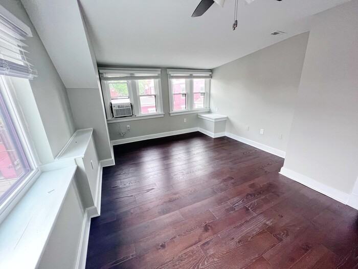 1025 Scott St #3 - Photo 6 of 7