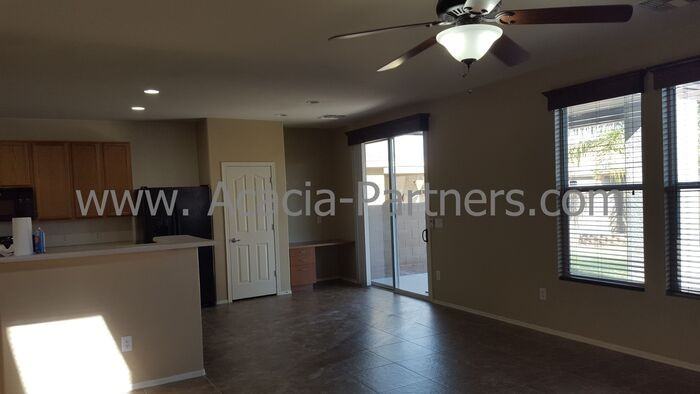 2796 W Greenstreak Dr - Photo 5 of 27