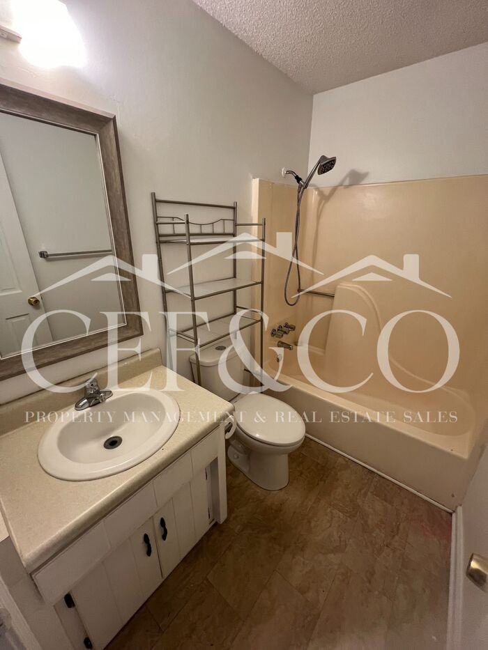 24 Rachel Ct #C - Photo 6 of 9