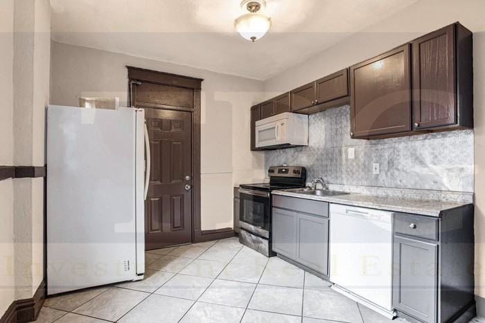2706 Park Ave - Photo 3 of 17