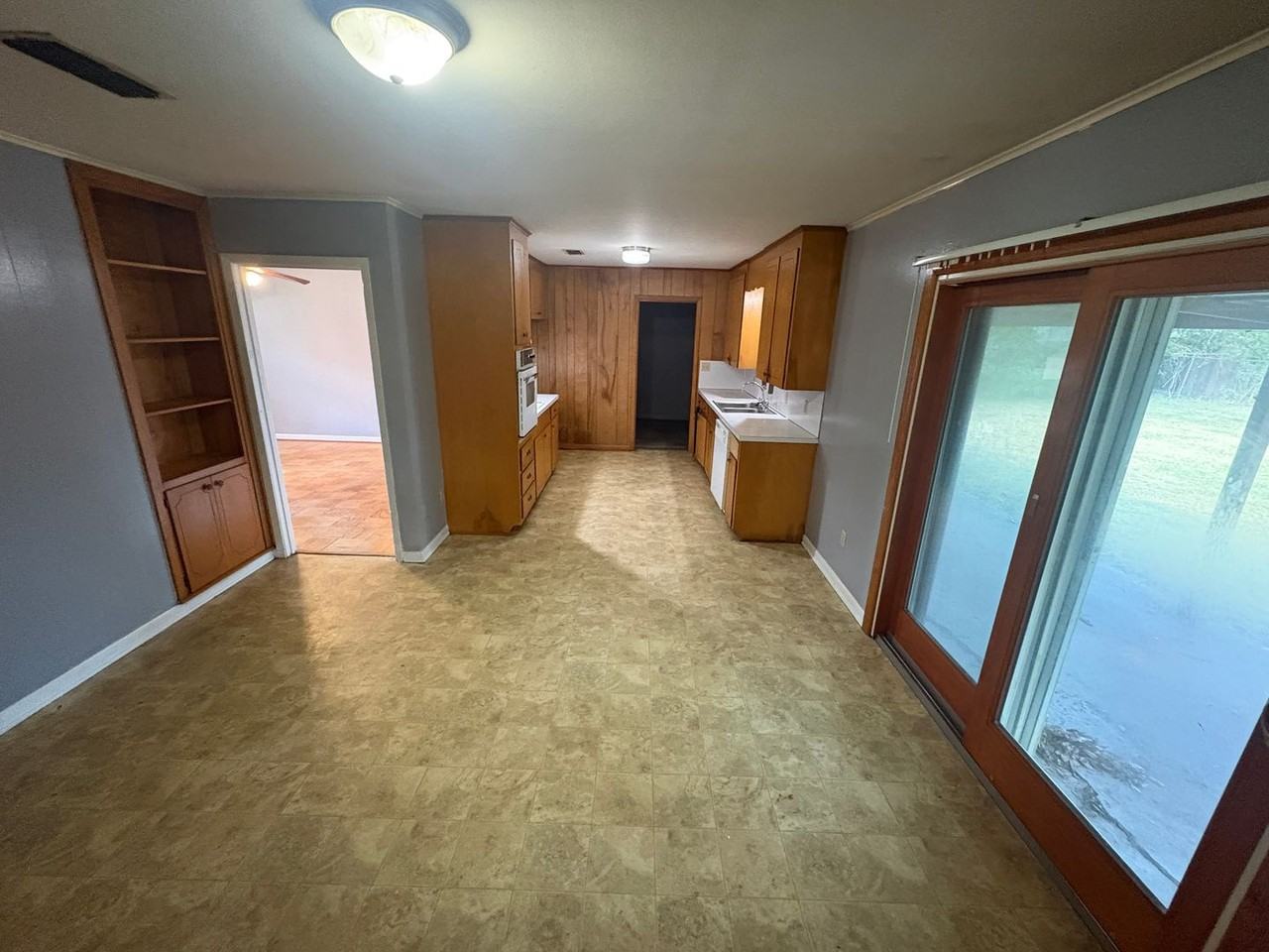 9027 Sara Ln - Photo 3 of 11