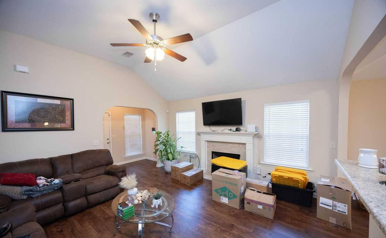 439 Buena Vista Way - Photo 5 of 19