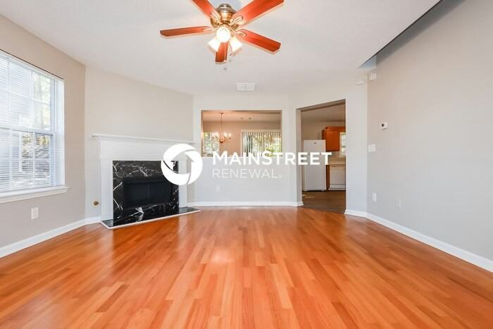 1019 Saint Augustine Pkwy - Photo 2 of 15