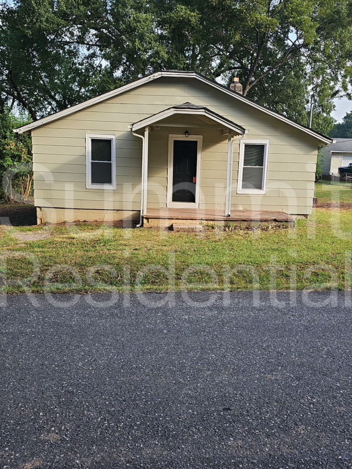 606 Betty St - Photo 3 of 27