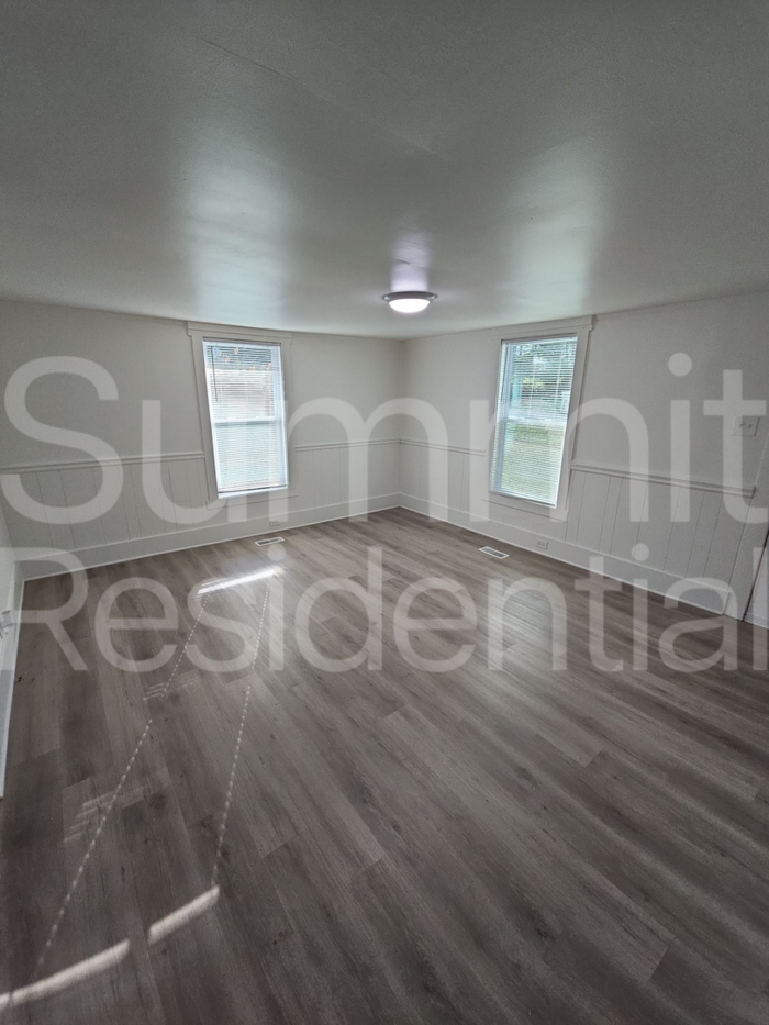 606 Betty St - Photo 6 of 27