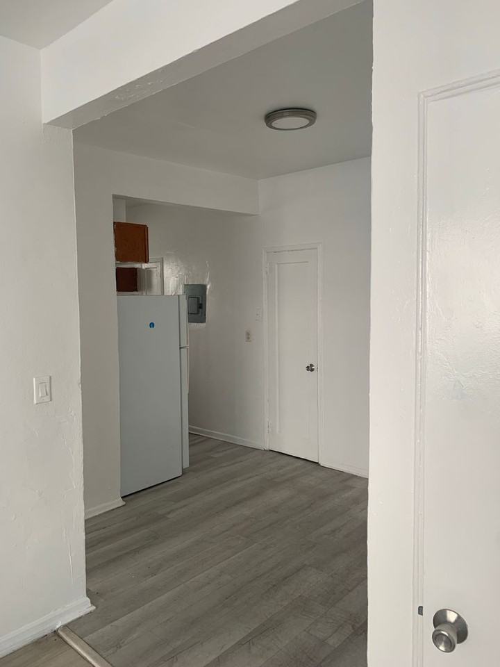 1114 Euclid Ave - Photo 4 of 8