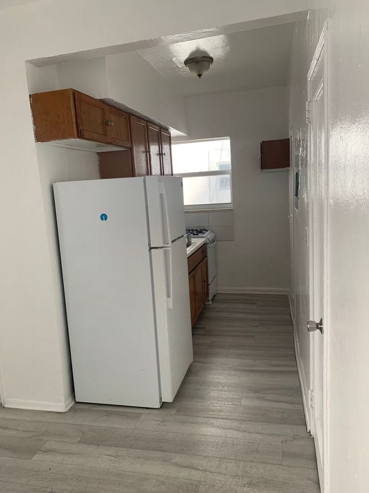 1114 Euclid Ave - Photo 6 of 8