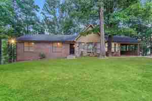 featured image of 13265 Donna Dr