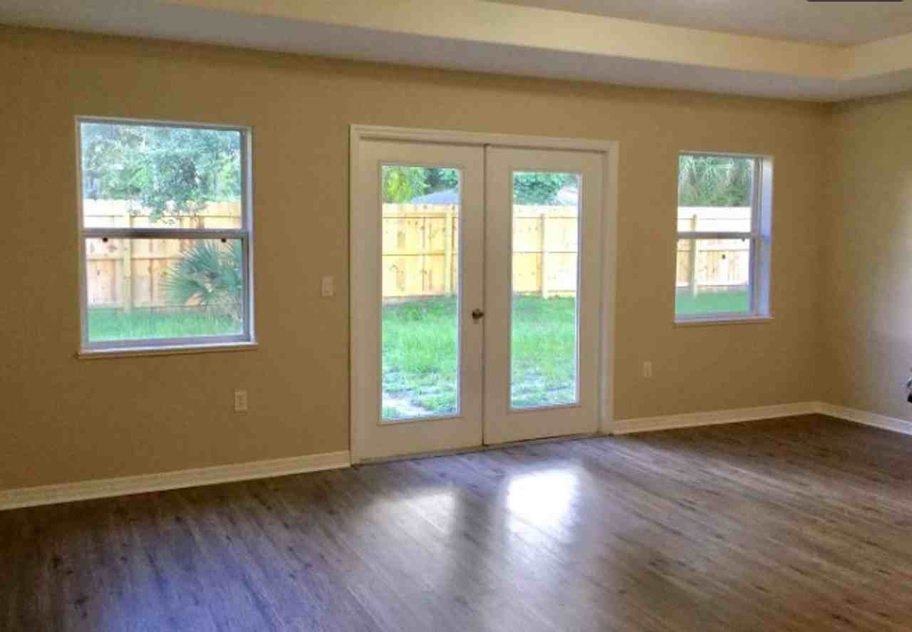 5556 Andrea St - Photo 2 of 27