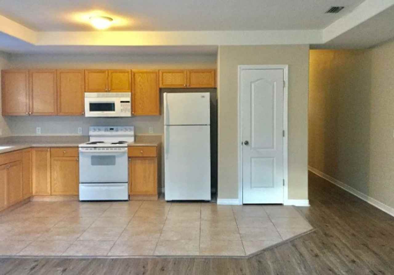 5556 Andrea St - Photo 4 of 27