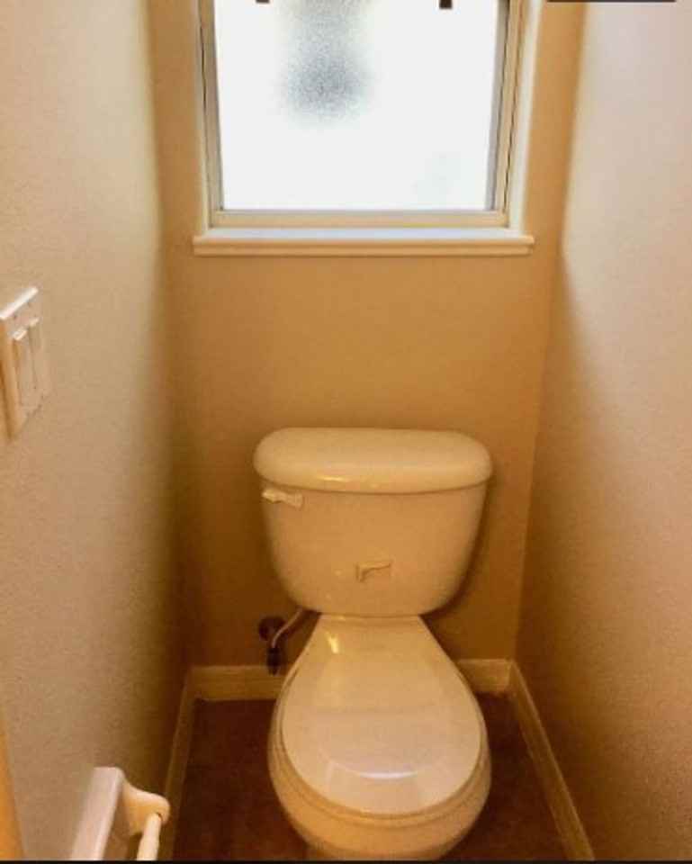 5556 Andrea St - Photo 6 of 27