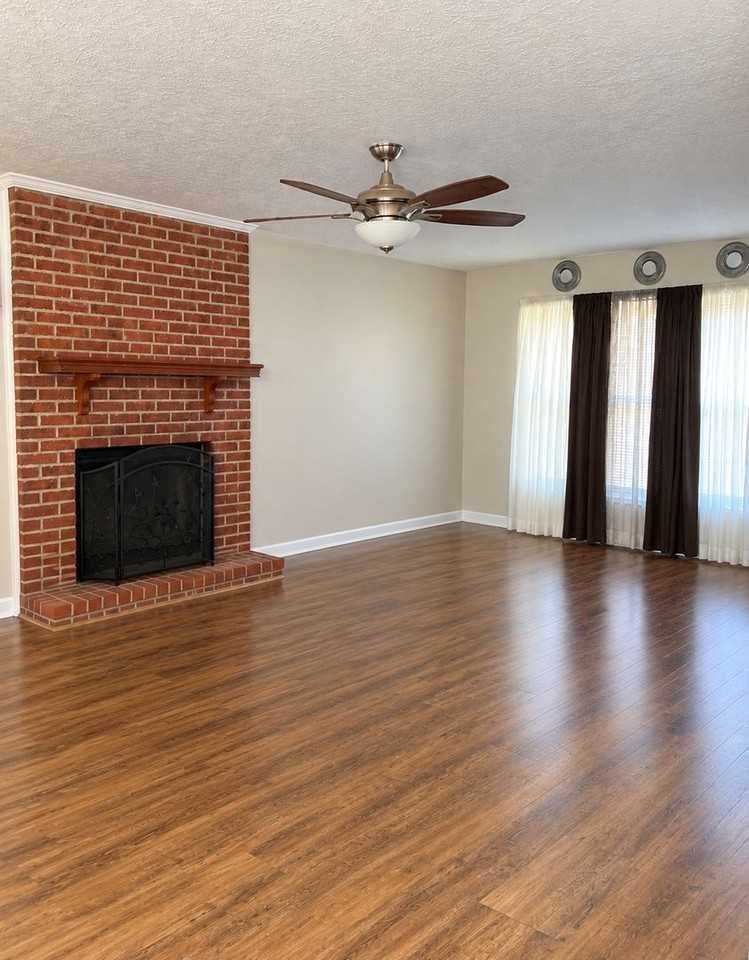 803 Keystone Dr - Photo 3 of 6
