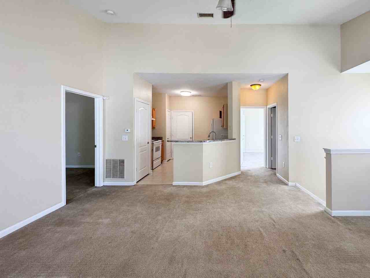 10561 Villa View Cir - Photo 5 of 24