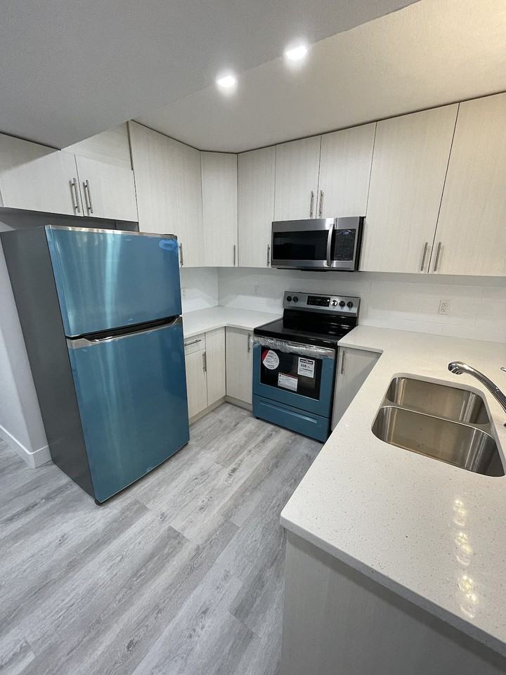 12936 70 St Nw - Photo 7 of 14