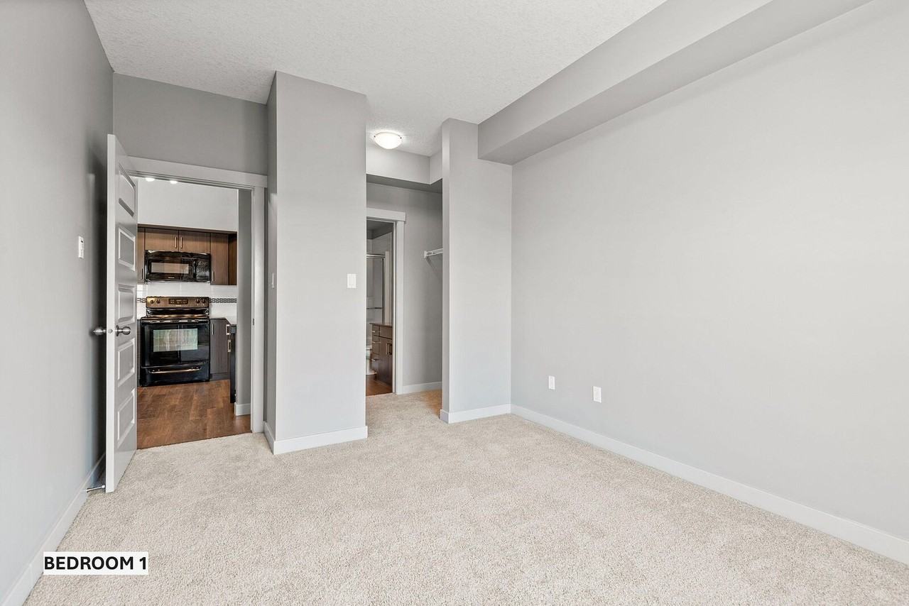 8128 102 St Nw - Photo 5 of 12