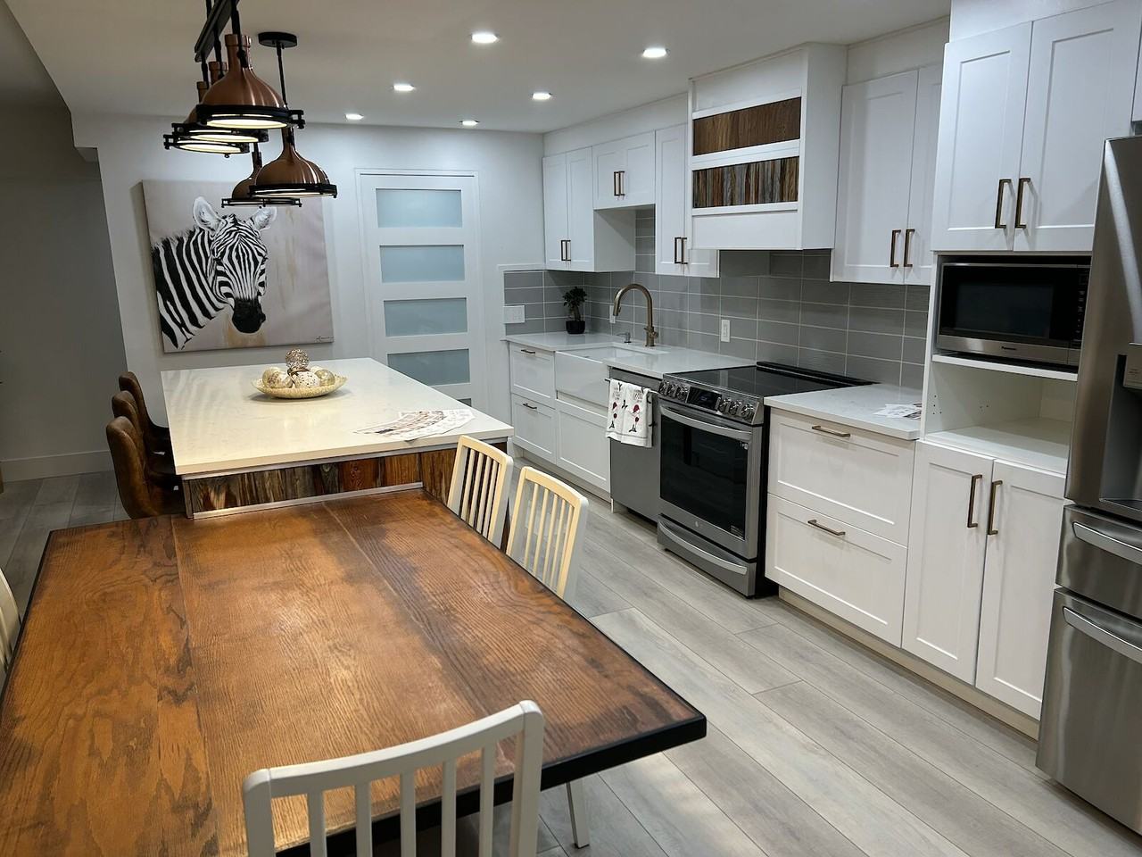 1215 - 405 - 1215 Cameron Avenue Southwest