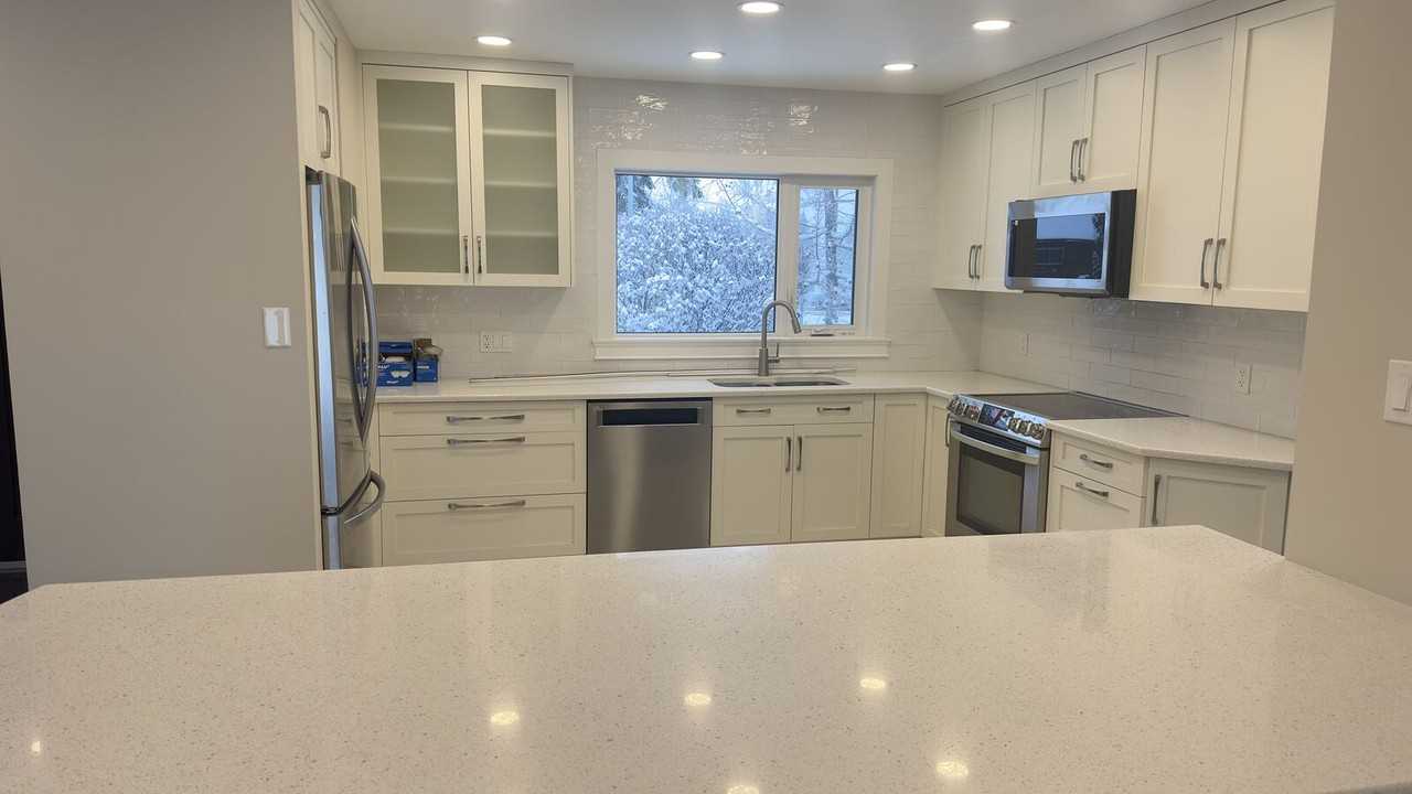 4003 3 Ave Sw - Photo 2 of 26