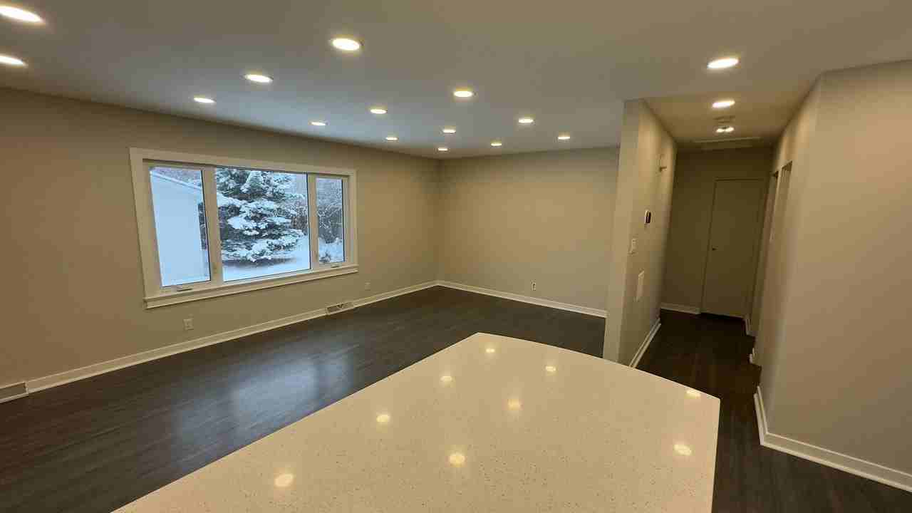 4003 3 Ave Sw - Photo 4 of 26
