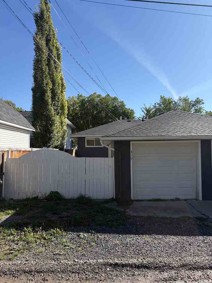319 37 St Sw - Photo 5 of 34