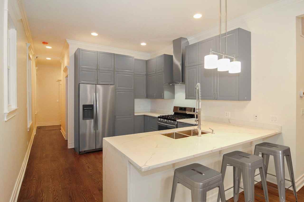 4153 N Western Ave #1 - Photo 6 of 19