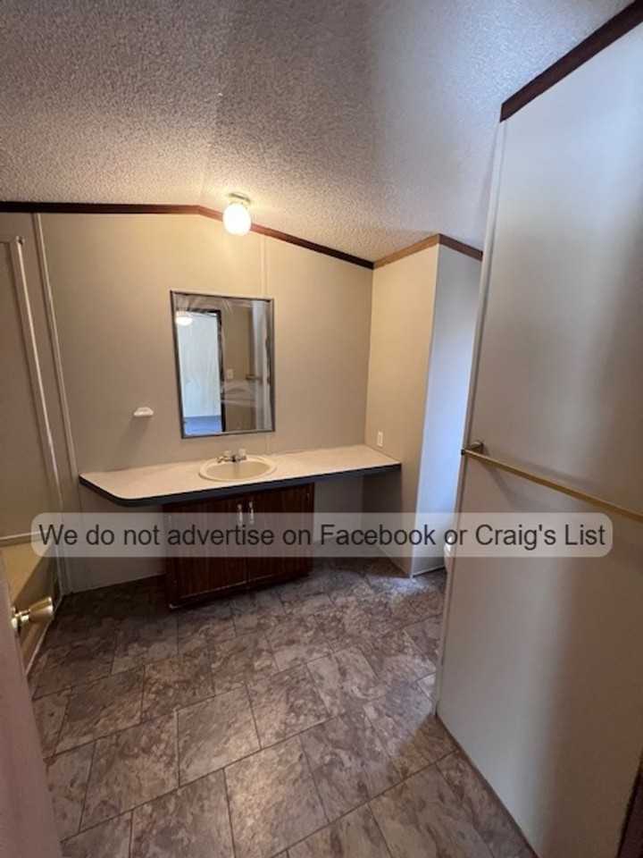 2627 Tingen Rd - Photo 5 of 9