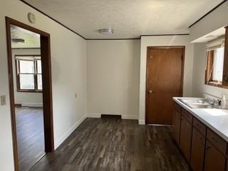 253 W Grand Ave House C #NA - Photo 5 of 13
