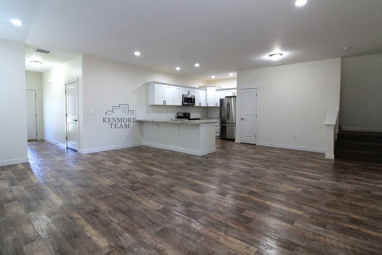 1041 S Cedar Pl - Photo 2 of 8