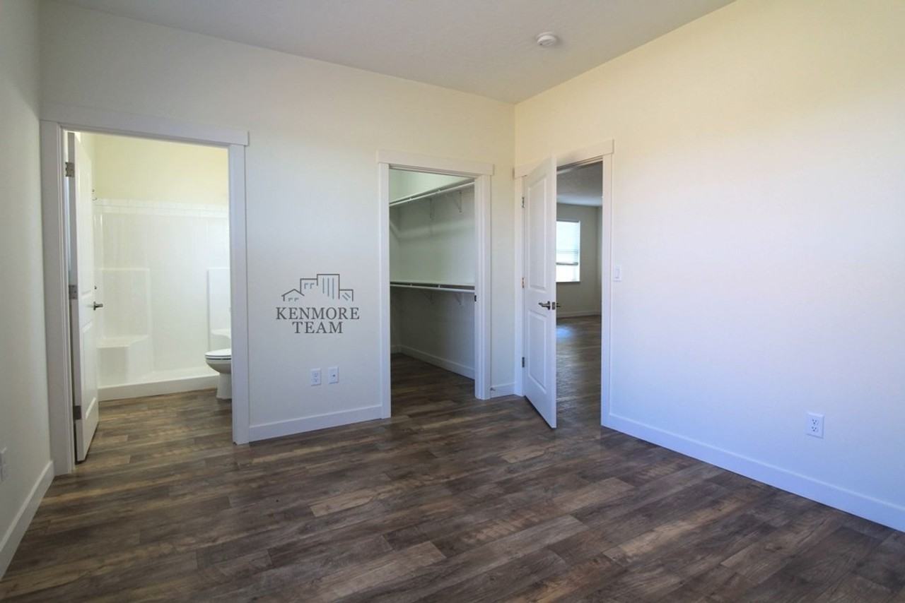 1041 S Cedar Pl - Photo 3 of 8