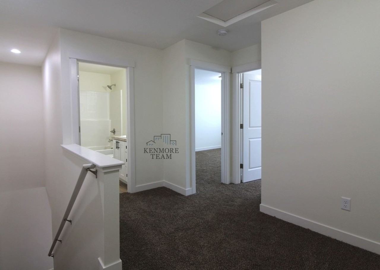 1041 S Cedar Pl - Photo 5 of 8