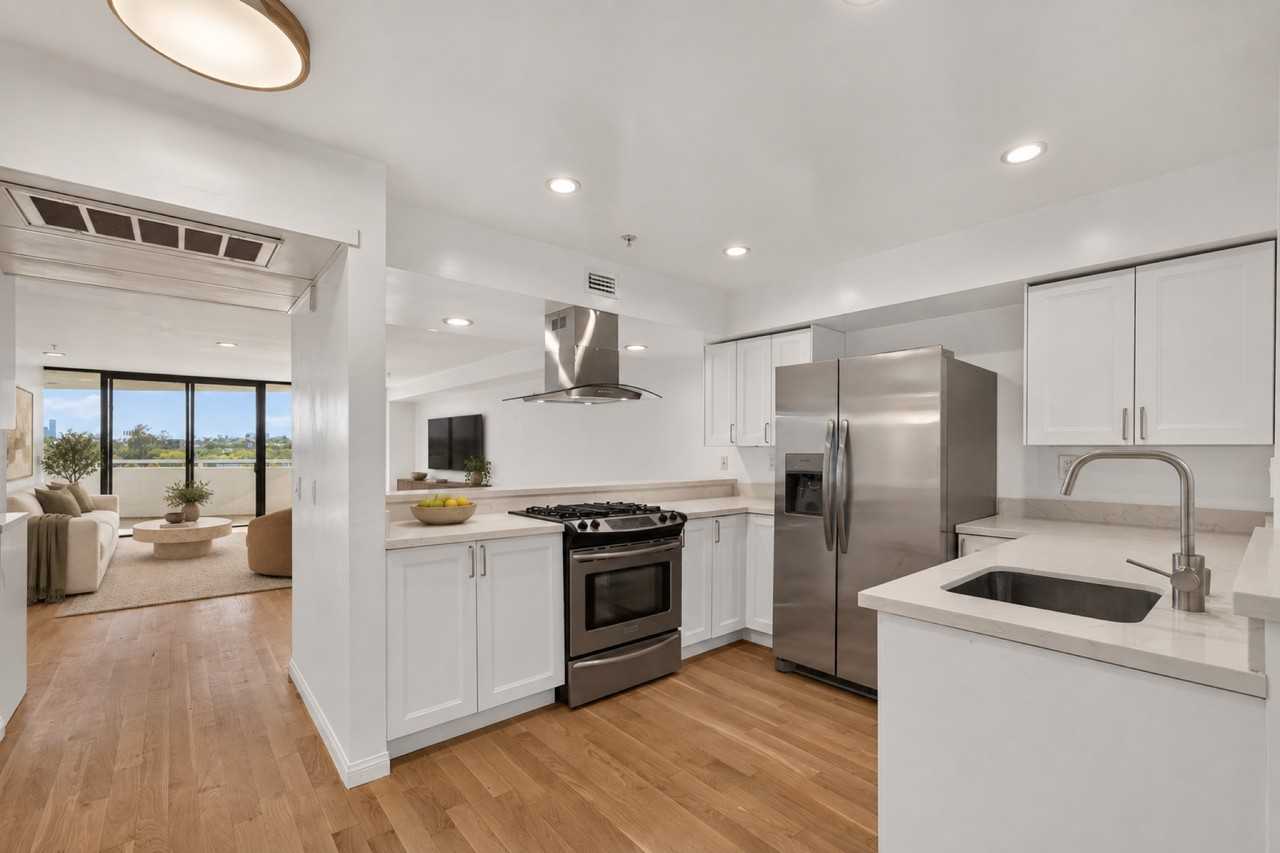 8704 Santa Monica Blvd #PH3 - Photo 3 of 20
