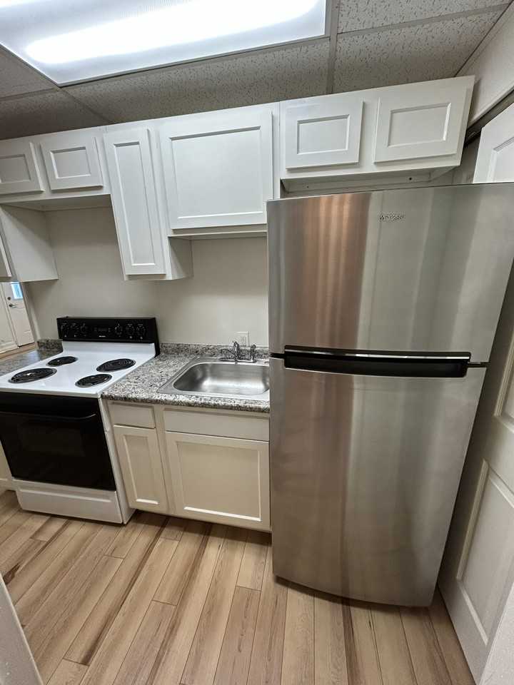 10 Brower Rd #102 - Photo 5 of 8