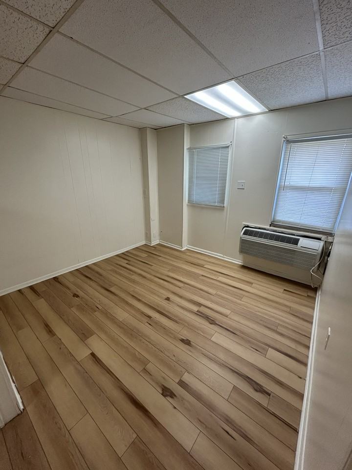 10 Brower Rd #102 - Photo 7 of 8