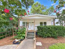 featured image of 228 S Rocksprings St