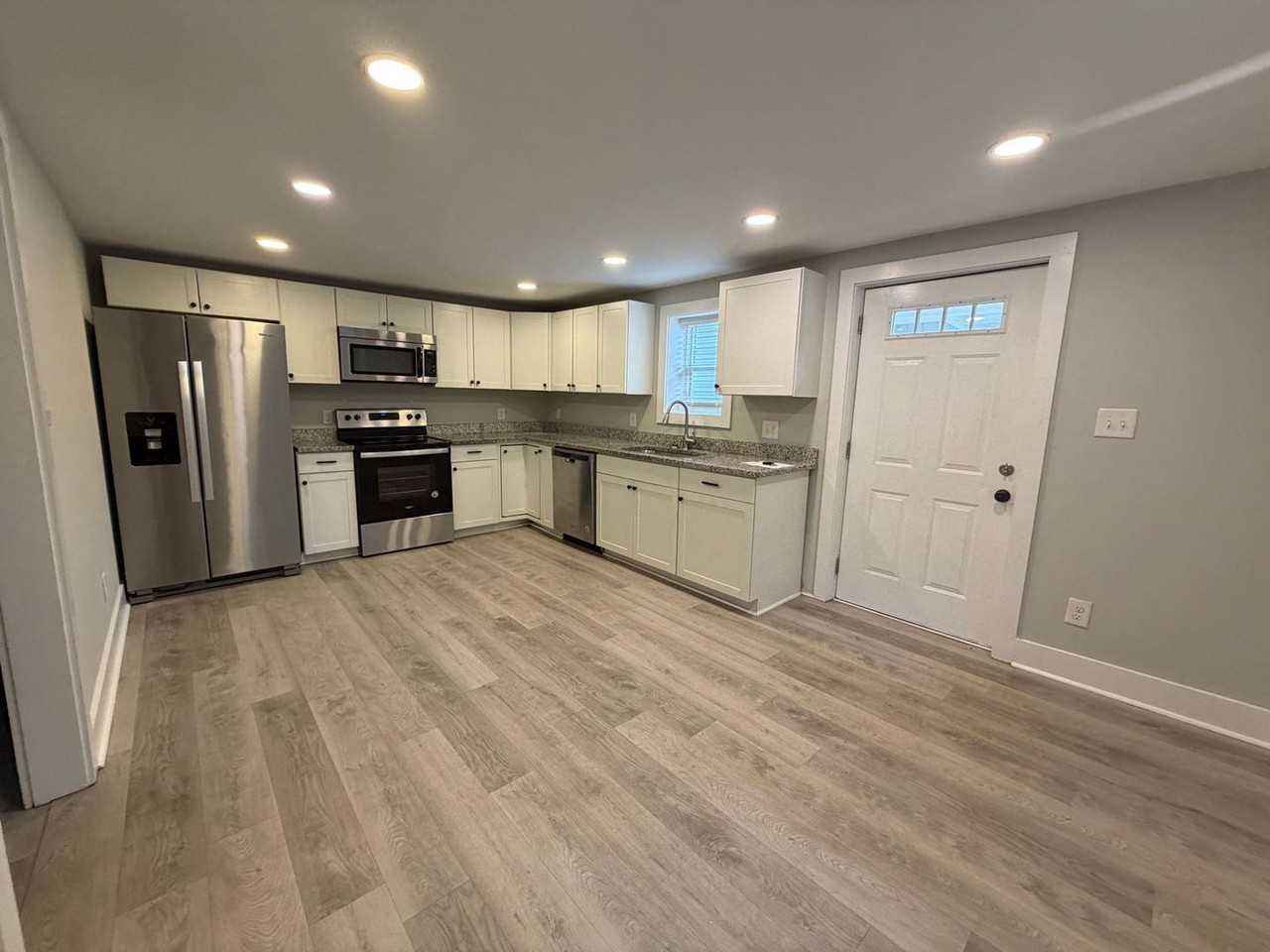 228 S Rocksprings St - Photo 2 of 7