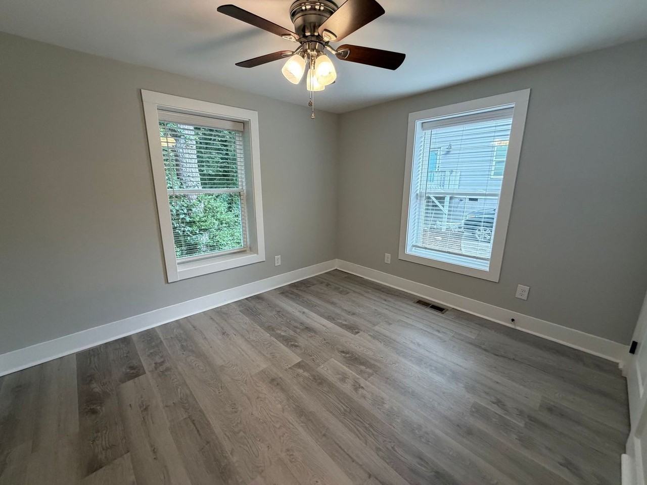 228 S Rocksprings St - Photo 4 of 7