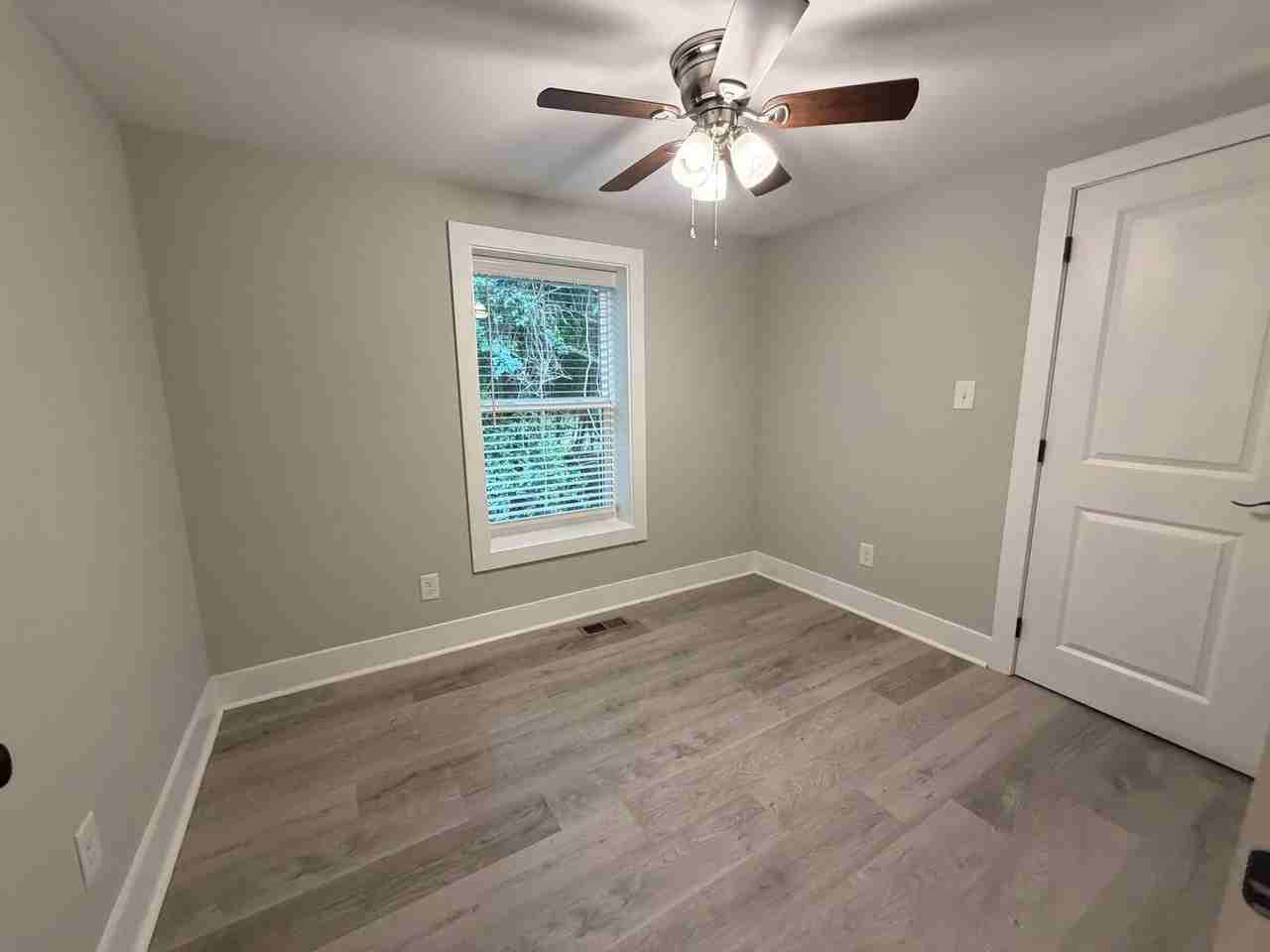 228 S Rocksprings St - Photo 6 of 7
